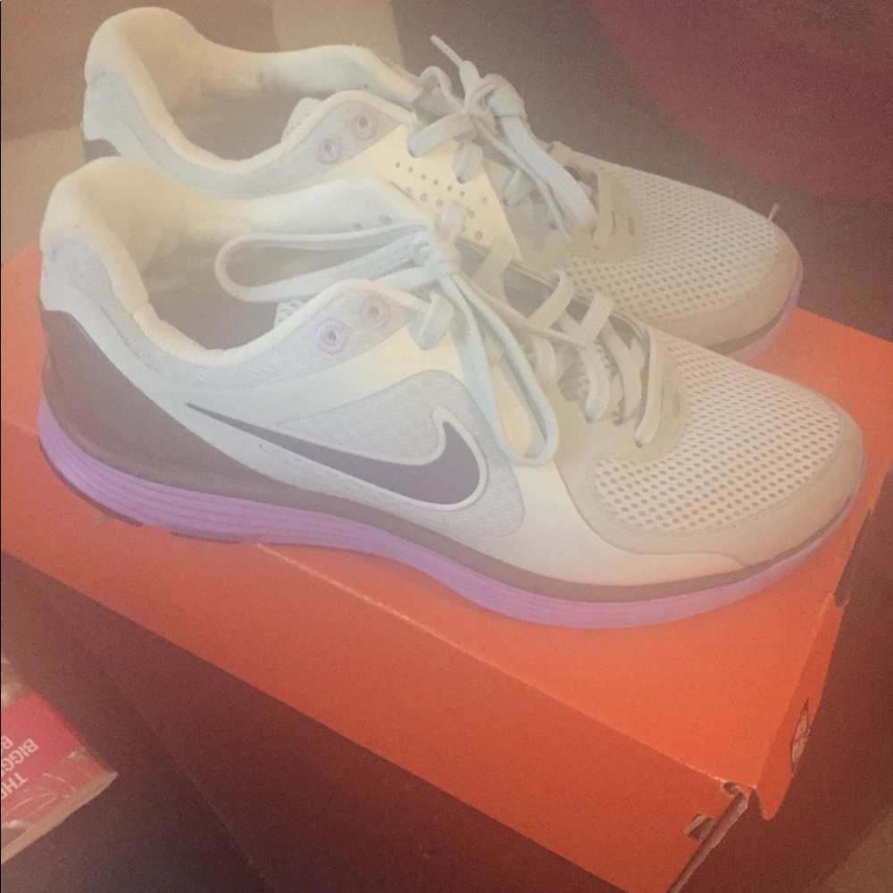 Women’s Nike lunarswift sneakers